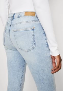 Edc By Esprit Jeans Skinny Fit - Blue Light Wash -Edc By Esprit 0493b6ac4b0f47e4a3d992e293b80cac