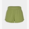 Edc By Esprit CRINKLE - Shorts - Pistachio Green 2 Edc By Esprit CRINKLE - Shorts - Pistachio Green -Edc By Esprit 373da7bef27241569ff4fc226ce5ce25
