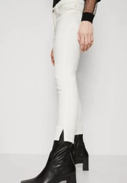 Edc By Esprit Jeans Straight Leg - White -Edc By Esprit 4ec8b831bbe64abab97b70d79a427cc0