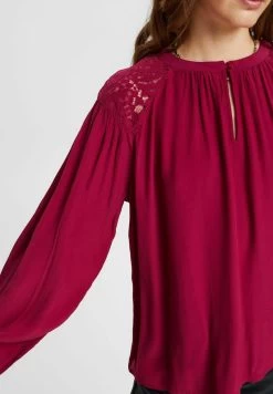 Edc By Esprit MIT SPITZENDETAIL - Bluse - Cherry Red -Edc By Esprit 50ff3f83e9db48a98c7a27cc7a11da1f