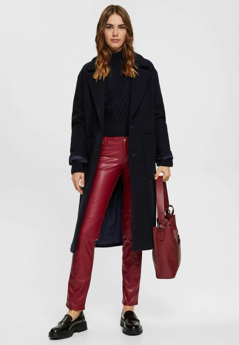 Edc By Esprit MIT MITTELHOHEM BUND UND GERADEM BEIN - Stoffhose - Cherry Red 4 Edc By Esprit MIT MITTELHOHEM BUND UND GERADEM BEIN - Stoffhose - Cherry Red – Bild 2