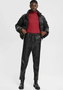 Edc By Esprit MIT ROLLKRAGEN GLITZER EFFEKT UND CUT OU - Strickpullover - Cherry Red -Edc By Esprit cb4443434f9847dab766fd191dafb57a