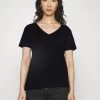 Edc By Esprit SLUB V-NECK - T-Shirt Basic - Black -Edc By Esprit e35ae0c0e9704b9f85cf7731abedeae1