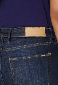 Edc By Esprit LOW RISE - Jeans Straight Leg - Blue Dark Wash -Edc By Esprit efc748ad4a6546059a02a55d4ebe54b4